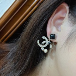 Next hit inevitable brand earrings 2023SS CHANEL Chanel